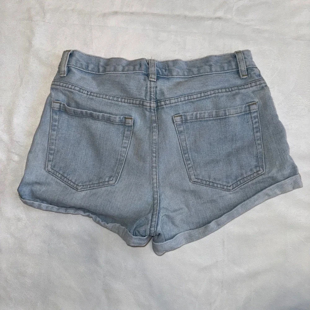 Forever 21 Light Wash‎ Denim Shorts Size 27 Button Fly Casual Cute